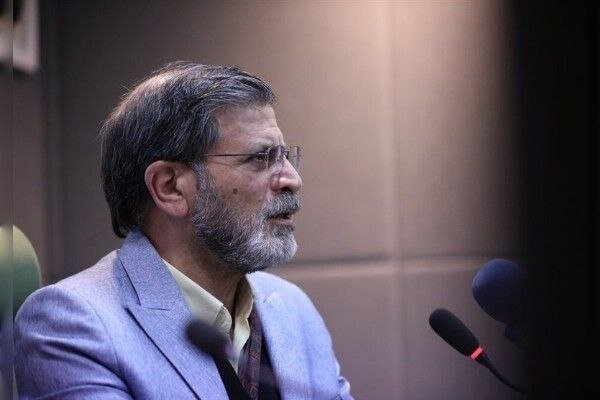 شعر ثروت ملی است نه قربانی بی‌دقتی