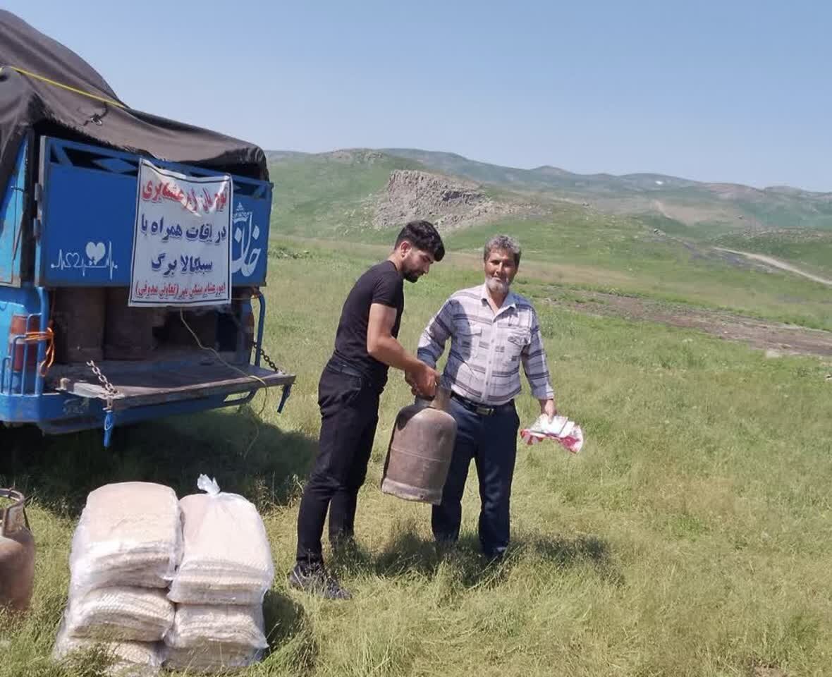 پناهی: نان گرم و سوخت به آلاچیق عشایر اردبیل رسید