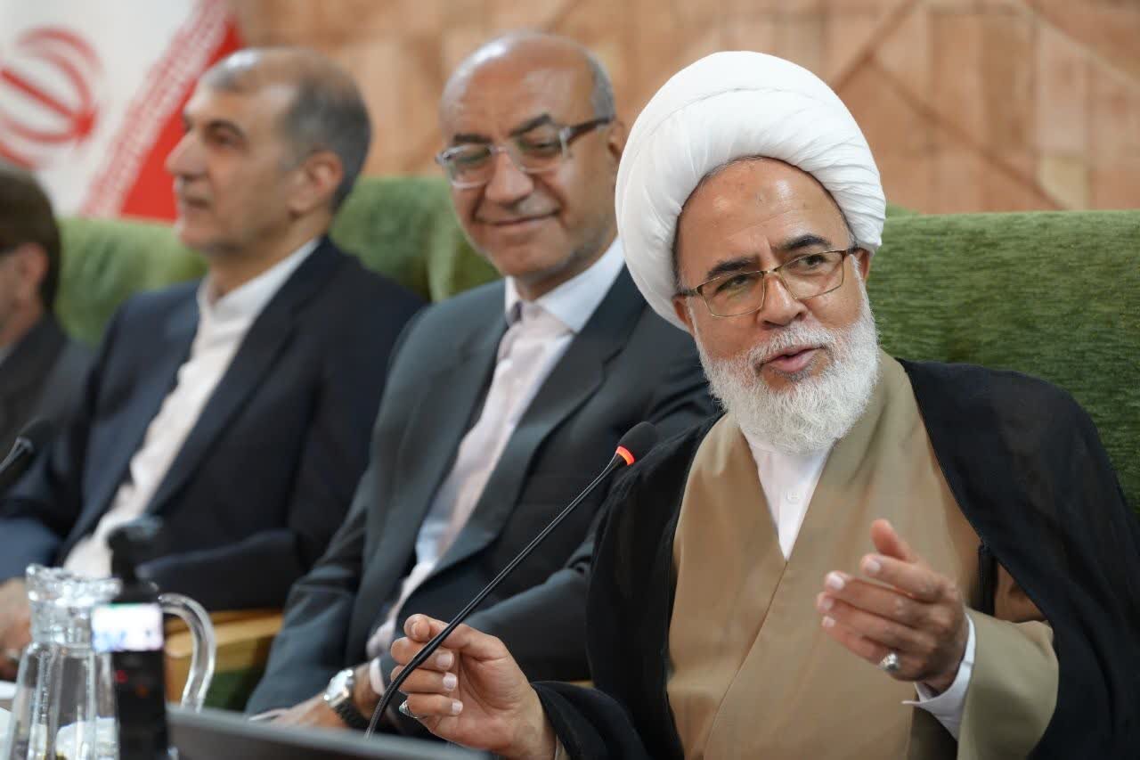 آیت الله غفوری: فرهنگ عاشورا رمز ایستادگی ملت ایران است