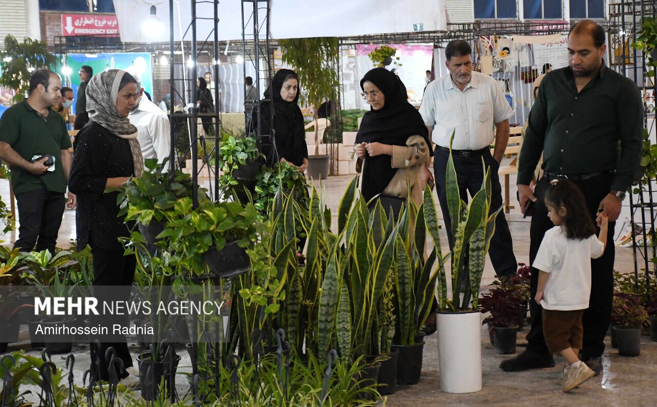 نمایشگاه گل و گیاه در بیرجند
