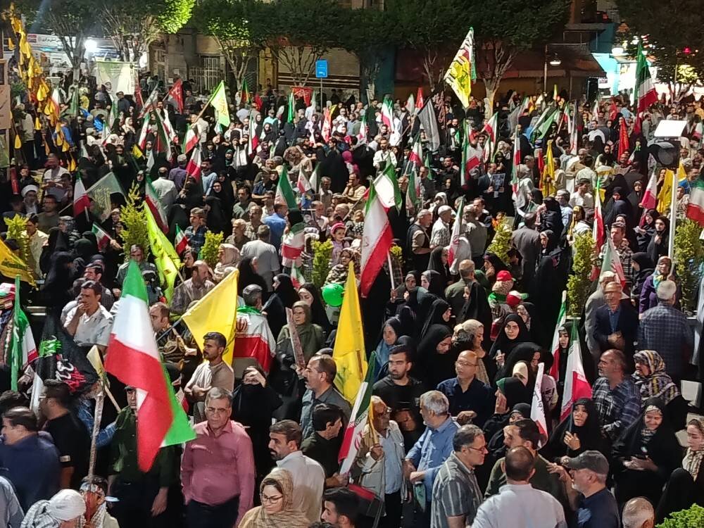 طنین《لبیک یا خامنه‌ای》مردم‌ خمین در پشتیبانی از نظام اسلامی