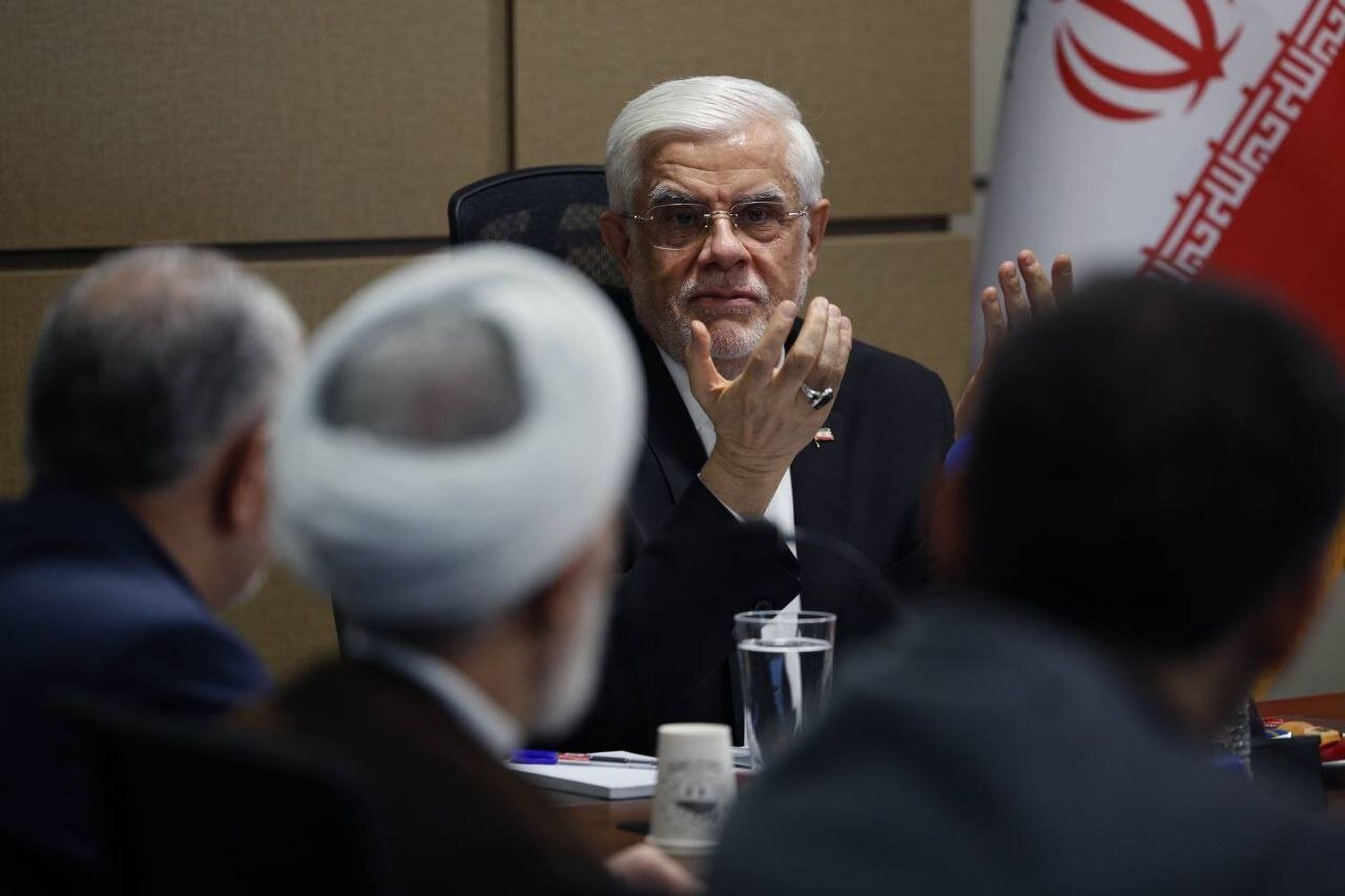 عارف: پیروزی ایران مرهون رهبری هوشمندانه آیت‌الله مجتبی خامنه‌ای است