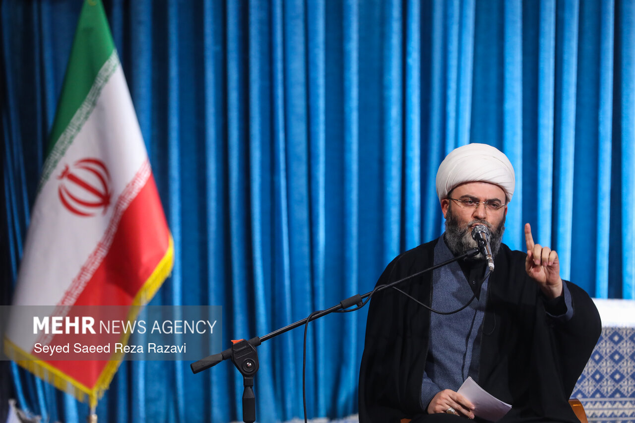 حجت‌الاسلام قمی: وحدت یعنی هم‌بستگیِ آرا و سلایق متفاوت حول محور امام