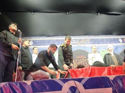 وداع با شکوه رشتوندان با پیکر پلیس شهید در تجمع شبانه