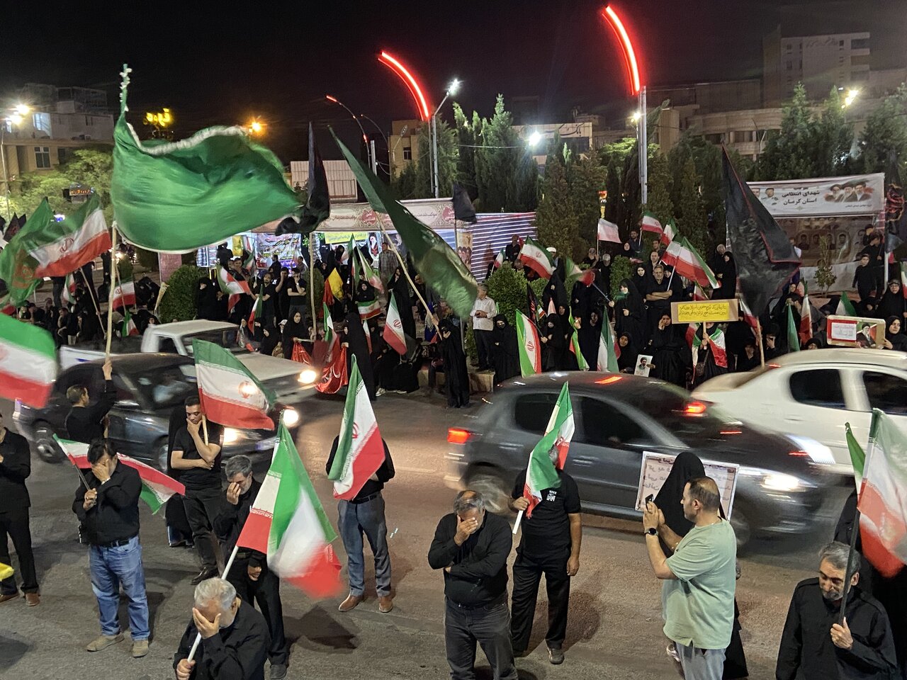 عزاداری شب سوم ماه محرم در میدان آزادی کرمان