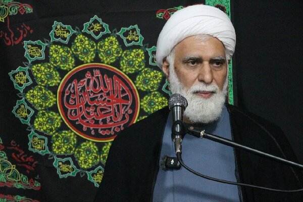 امام جمعه کیش: فرهنگ عاشورا و انتظار مهدوی دو بال عزت تشیع هستند