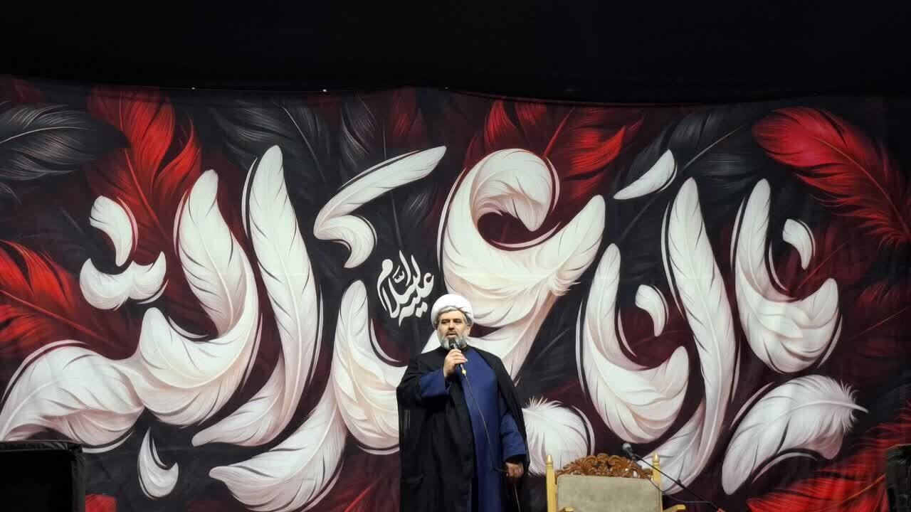 ملت ایران عزت و مقاومت را از مکتب عاشورا آموخته است