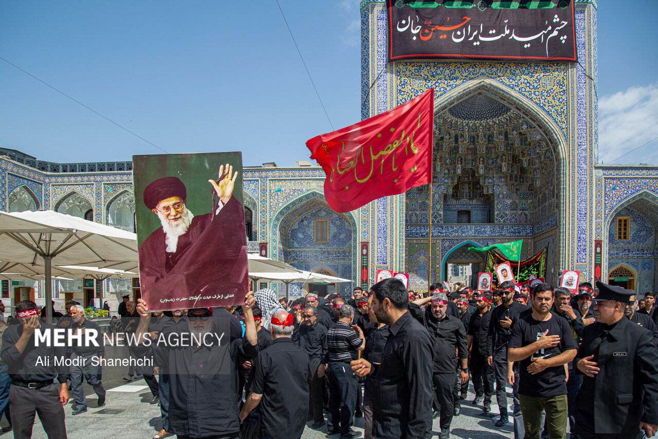 حرم امام رضا(ع) در سوگ سیدالشهدا؛ روایتی از عاشورا در میان زائران رضوی