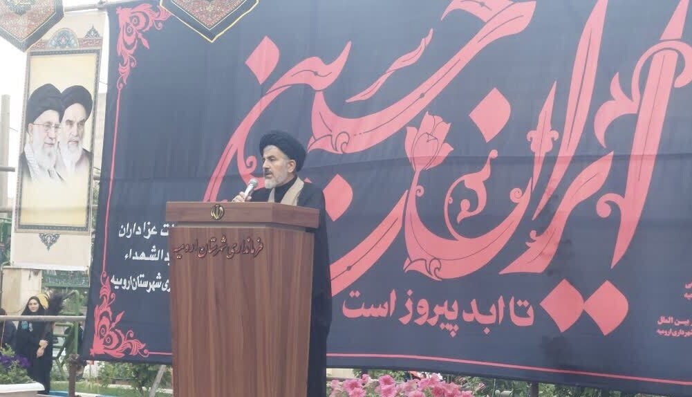 امام جمعه ارومیه: مدیون مکتب عاشورا و آموزههای امام حسین(ع) هستیم