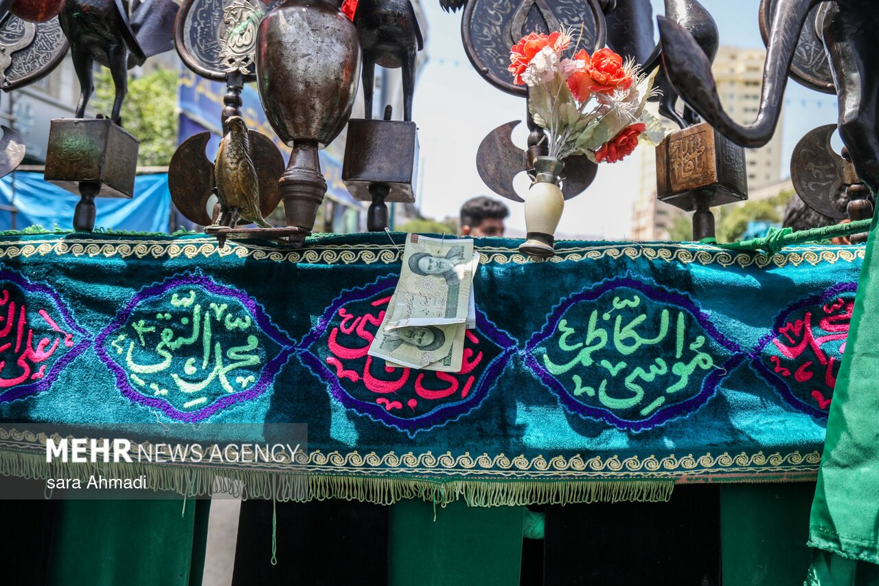 تجمع مراسم تاسوعای حسینی در روستای شوک اشکور رحیم‌آباد رودسر