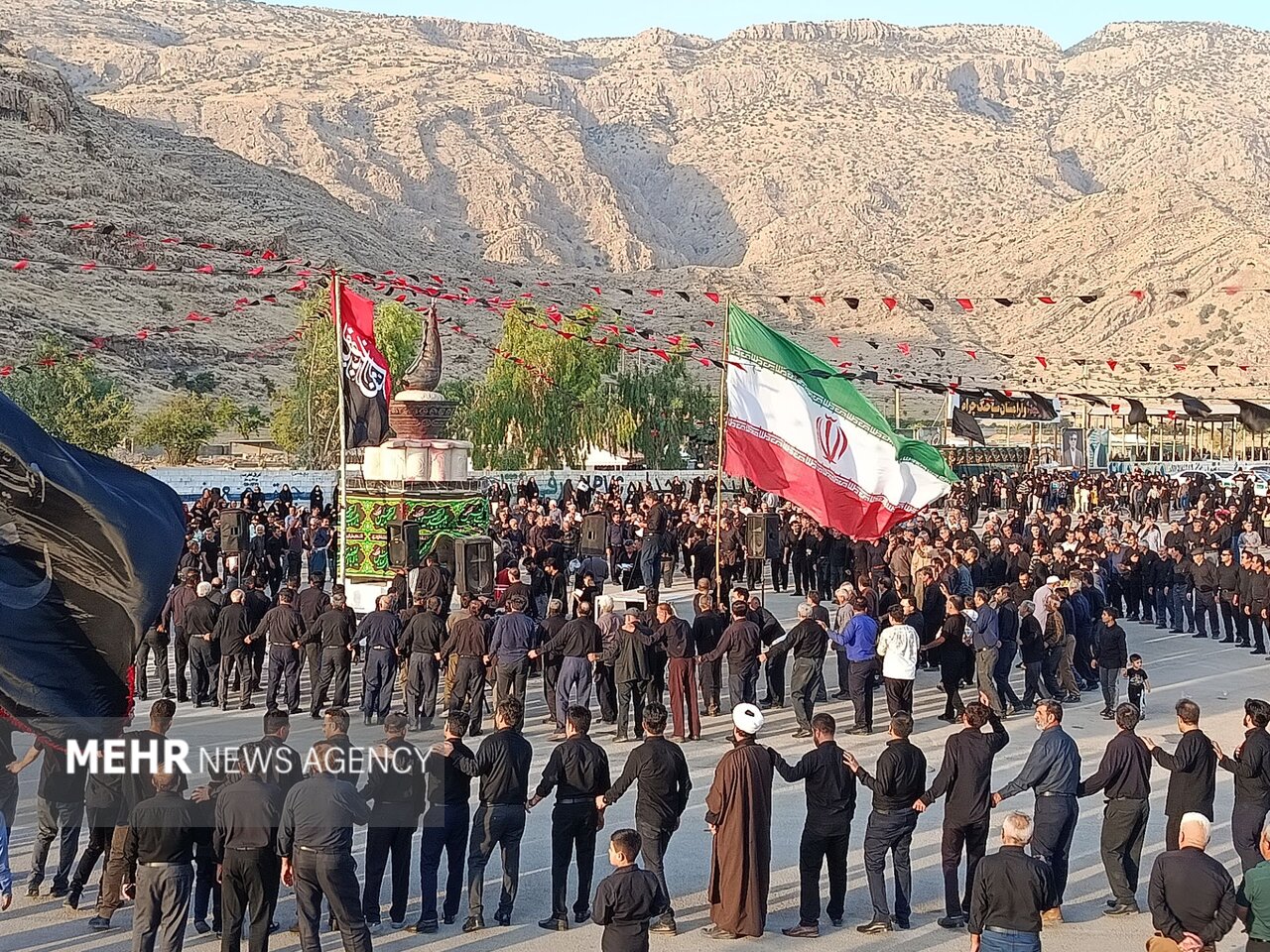 چرام غرق در ماتم علمدار کربلا؛ آیین باشکوه تاسوعای حسینی برگزار شد