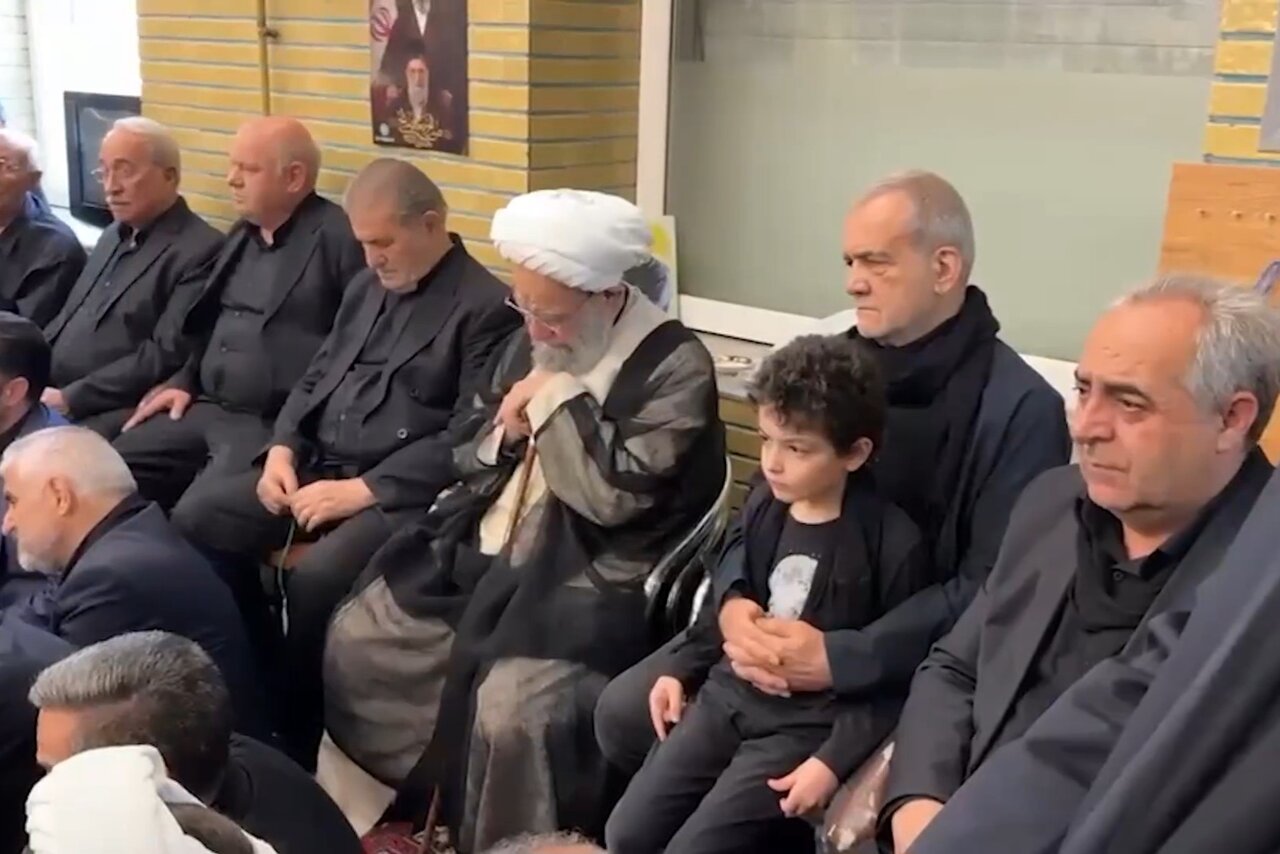 حضور مسعود پزشکیان در تبریز و عزاداری در روز عاشورا