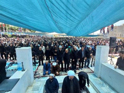 اقامه نماز ظهر عاشورا در خمینی شهر
