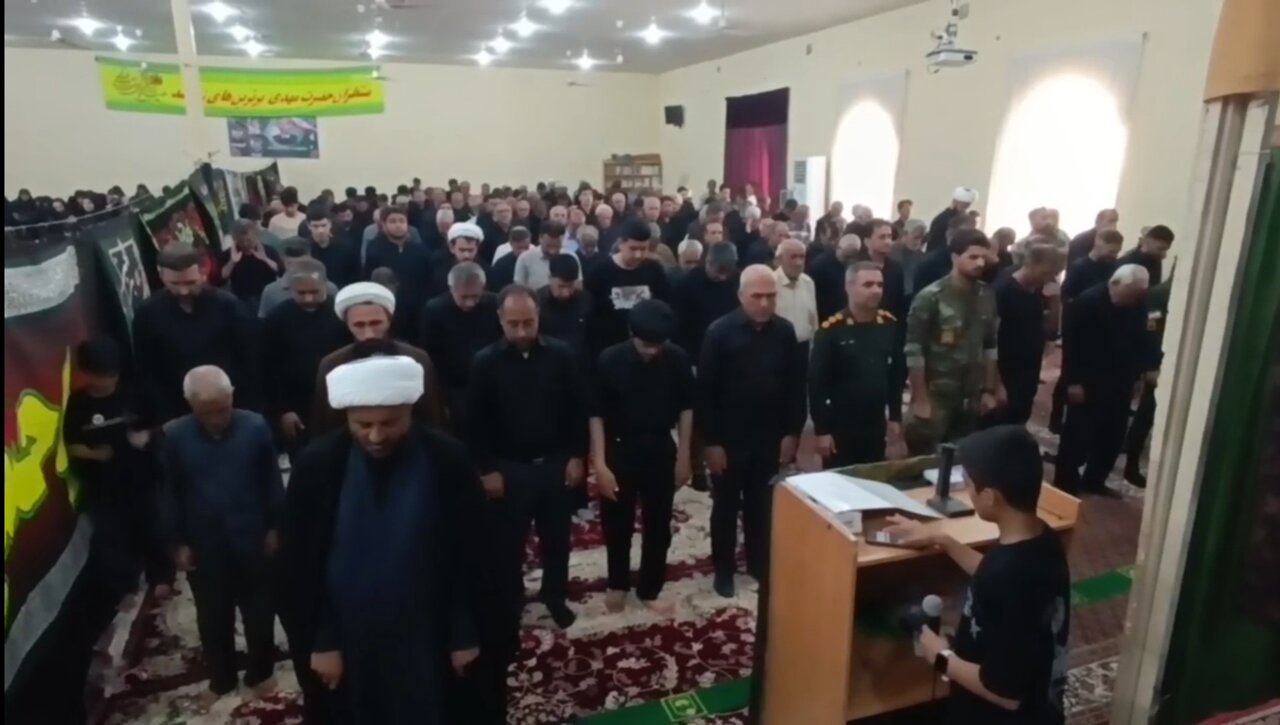 اقامه نماز ظهر عاشورا در فراشبند