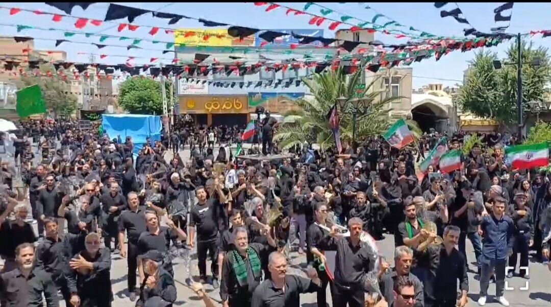 مراسم پرشور و معنوی عزاداری ظهر عاشورا در ساوه