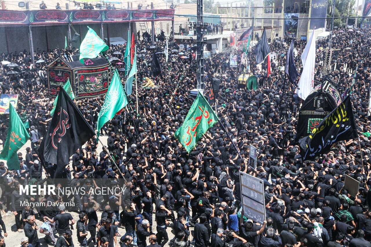 طنین «یا حسین(ع)» در جاجرم؛ عاشقان حسینی در حسینیه بزرگ به سوگ نشستند