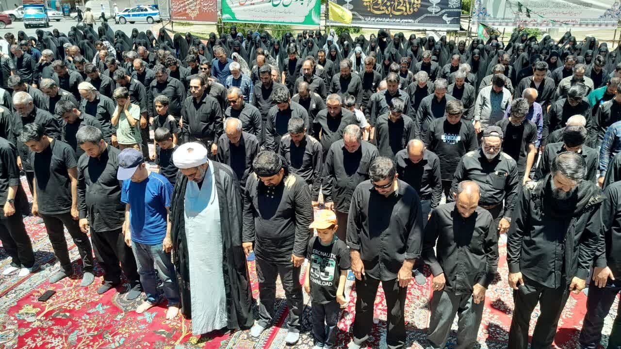 نماز ظهر عاشورا در قروه با حضور گسترده عزاداران حسینی اقامه شد