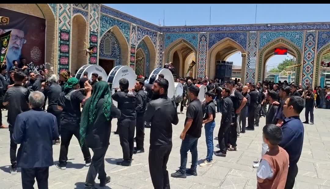 عزاداری پرشور مردم جوپار در عاشورای حسینی