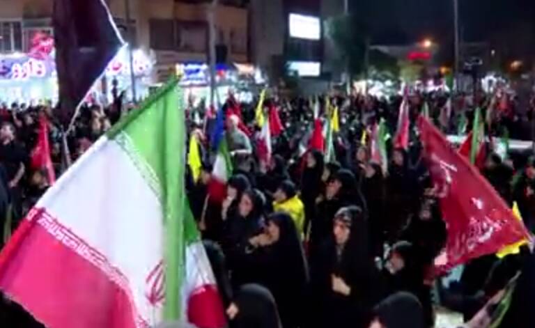 بدرقه باشکوه آقای شهید ایران در دل‌های مردم و دیوارهای شهر