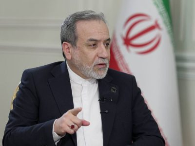 عراقچی: حمله به ناوشکن دنا جنایت جنگی است