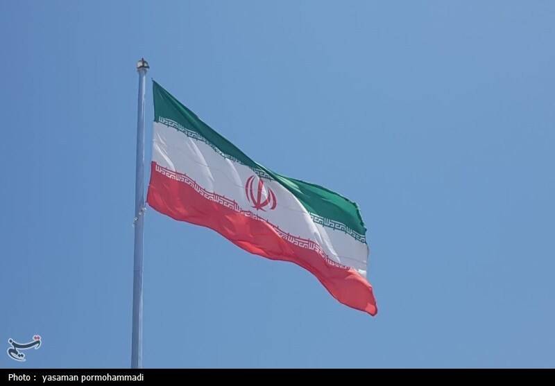 پرچم بر زمین نخواهد افتاد؛ دعوت به ایستادگی در برابر چالش‌ها