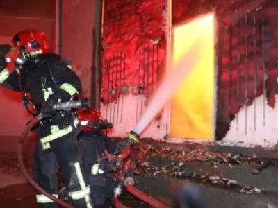 آتش‌سوزی در کارگاه چوبی جاده کلات مهار شد