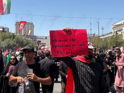 آشفتگی و اشک در خیابان امام رضا؛ انتظار برای پیکر رهبر شهید انقلاب
