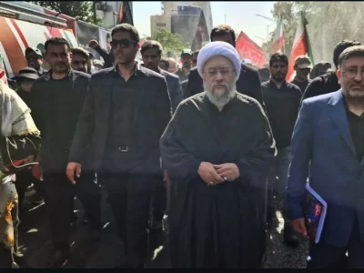 آیت الله آملی لاریجانی در مراسم تشییع رهبر شهید انقلاب اسلامی حضور یافت
