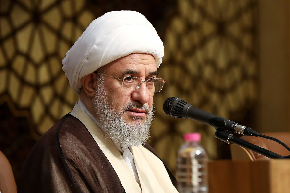 آیت‌الله اراکی: ملت ایران خواستار انتقام خون شهیدان است