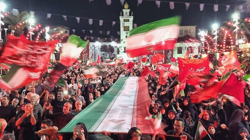 اجتماع شبانه مردم دیار میرزا با نوای امیر طلاجوران