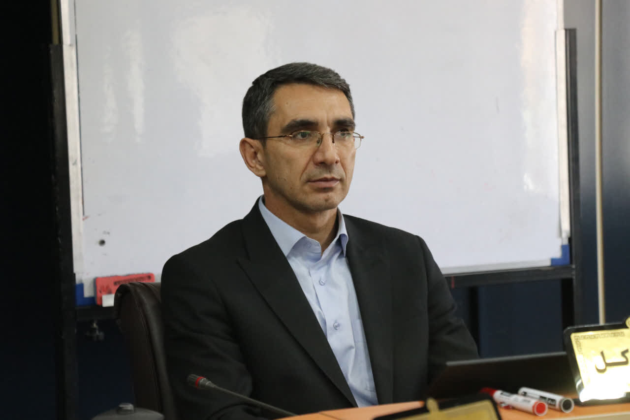 استقرار ناظران مقیم در مدارس پرمتقاضی لرستان برای تسهیل ثبت‌نام