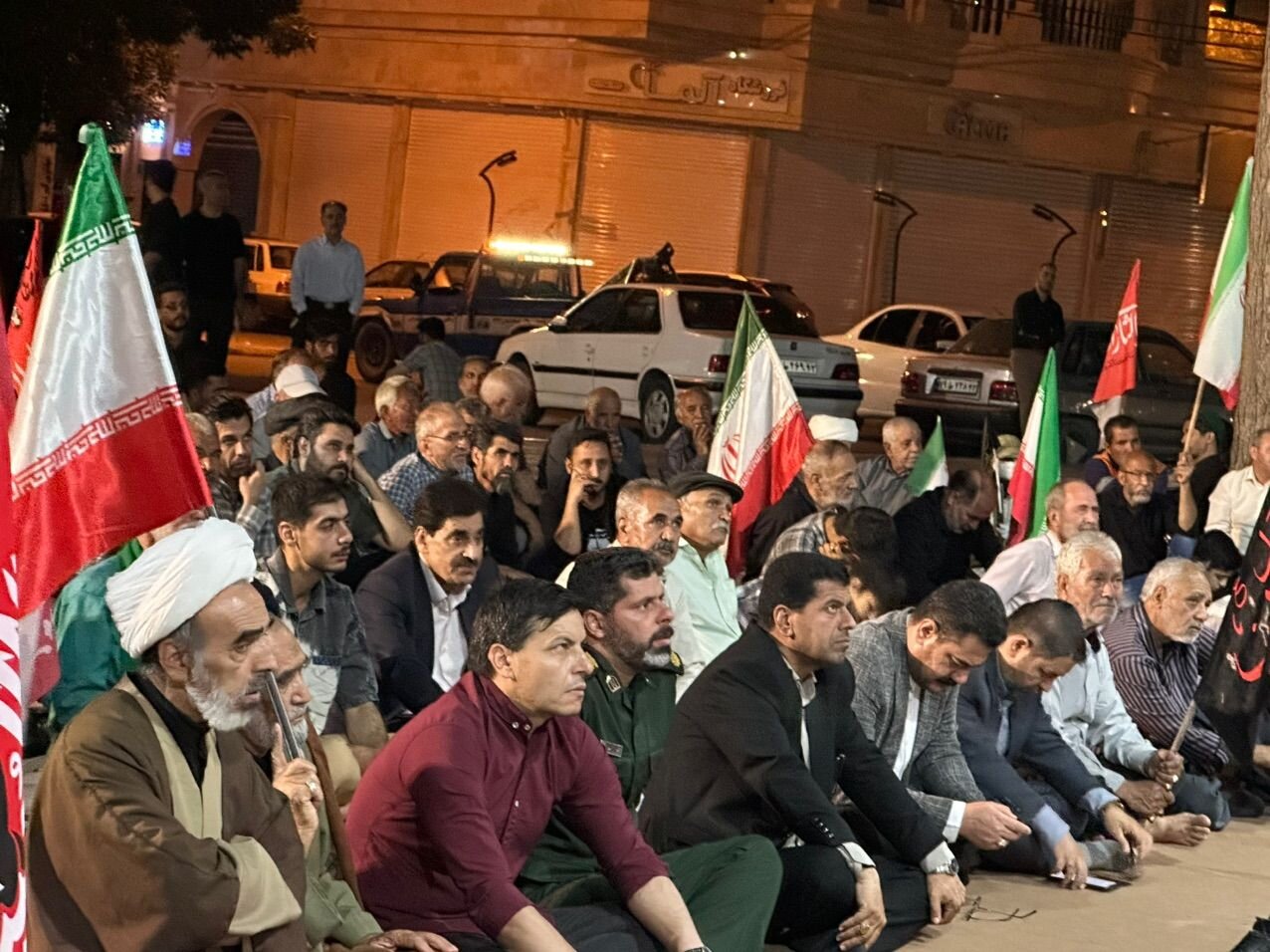 برگزاری قرار شبانه مردم چناران با محوریت رهبری