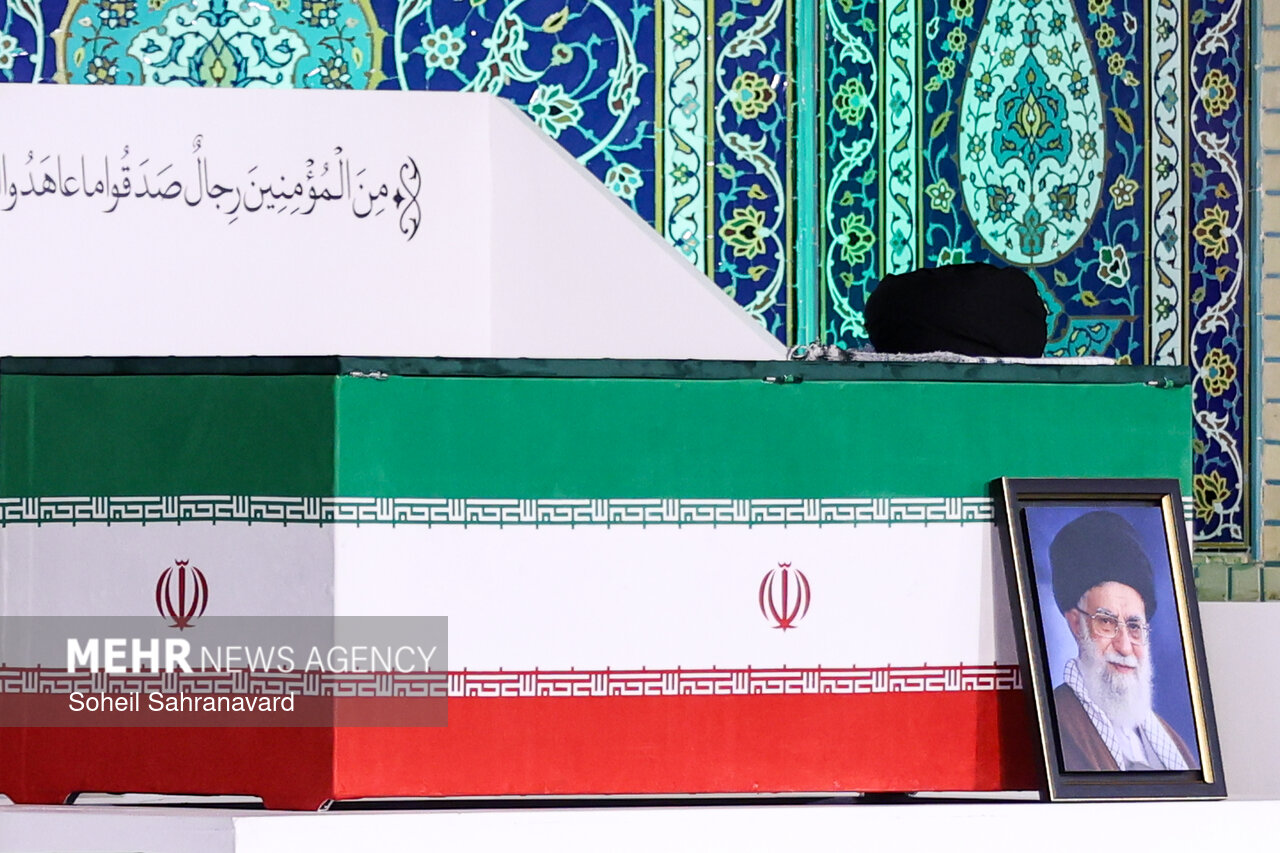 بنیاد روایت فتح از هنرمندان برای بدرقه رهبر شهید دعوت کرد