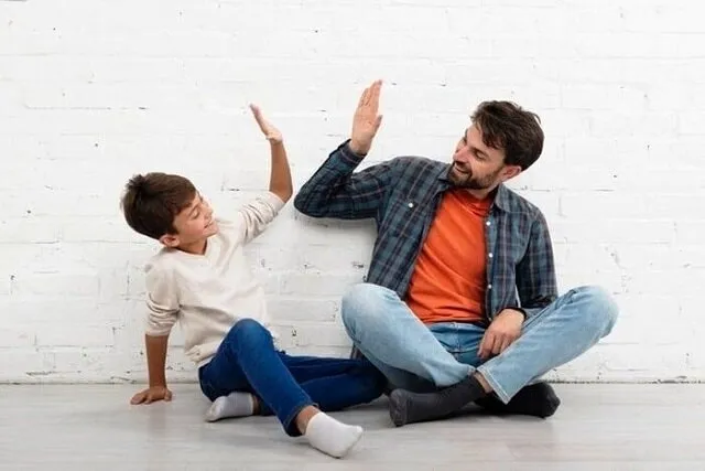 تأثیر والدگری مبتنی بر توانمندی بر سلامت روان و موفقیت تحصیلی نوجوانان