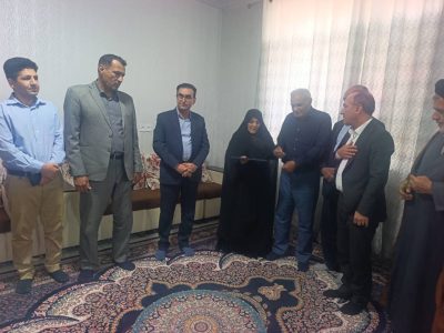 تجلیل از خانواده شهید سید سجاد تقوی توسط مسئولان بهزیستی استان
