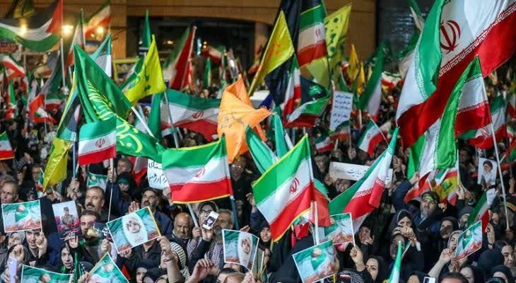 حضور پرشور مردم خمین در بیعت با رهبر انقلاب