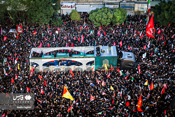 حضور ۷ تا ۸ میلیون نفر در تشییع رهبر شهید در مشهد