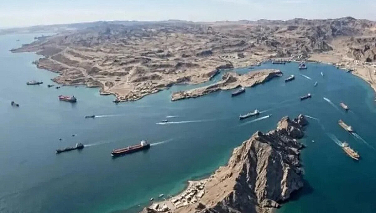 دعوت عزیزی به رسمیت شناختن نظم ایرانی در تنگه هرمز