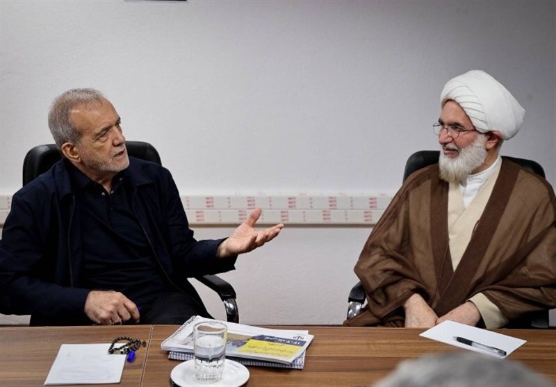 رئیس‌جمهور: مساجد محور مقابله با توطئه‌های اقتصادی دشمن