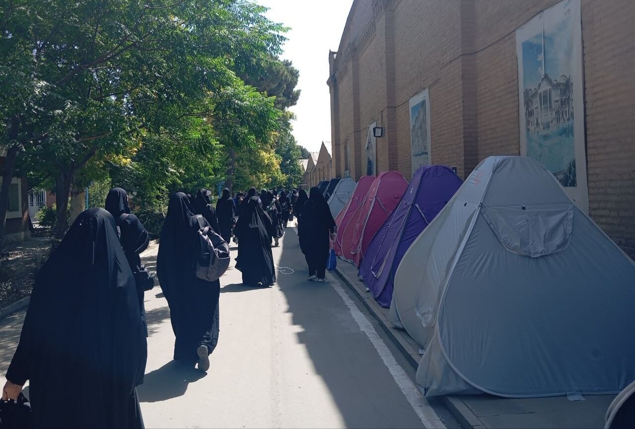 زائران آذربایجان شرقی در بوستان ولایت تهران مستقر شدند