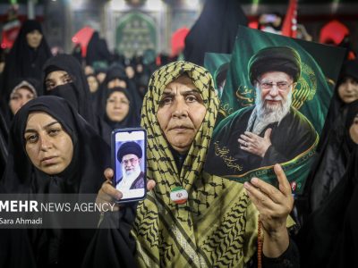 زائران رضوی در حرم امام رضا از دلتنگی برای رهبر شهید سخن گفتند