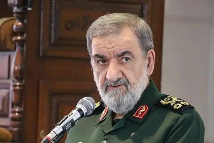 سرلشکر رضایی: بدرقه تاریخی رهبر شهید، ناامیدی را به آمریکا تحمیل می‌کند