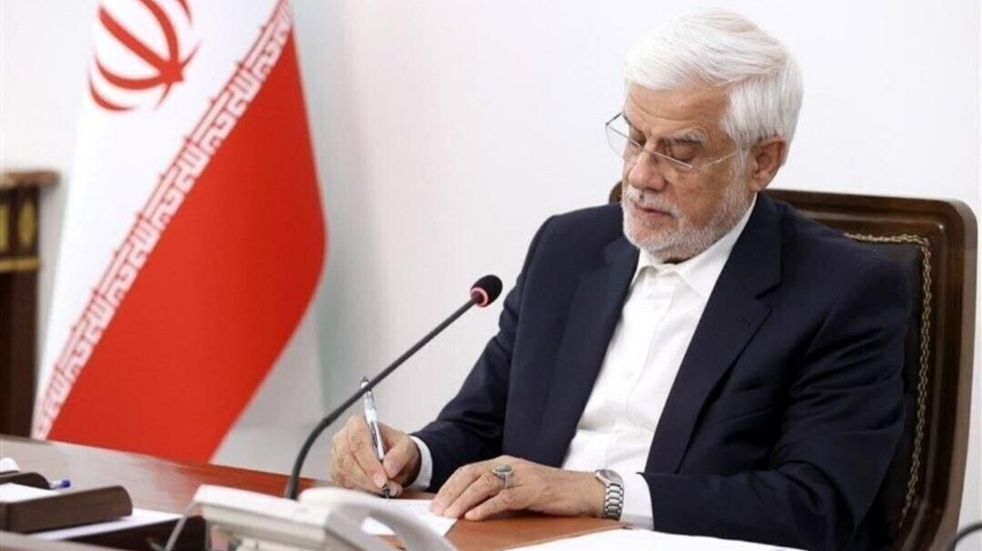 عارف: تشییع حماسی امام شهید نماد برادری ایران و عراق است