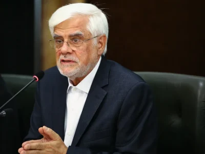 عارف: تهدید ترامپ درباره تنگه هرمز شوخی است