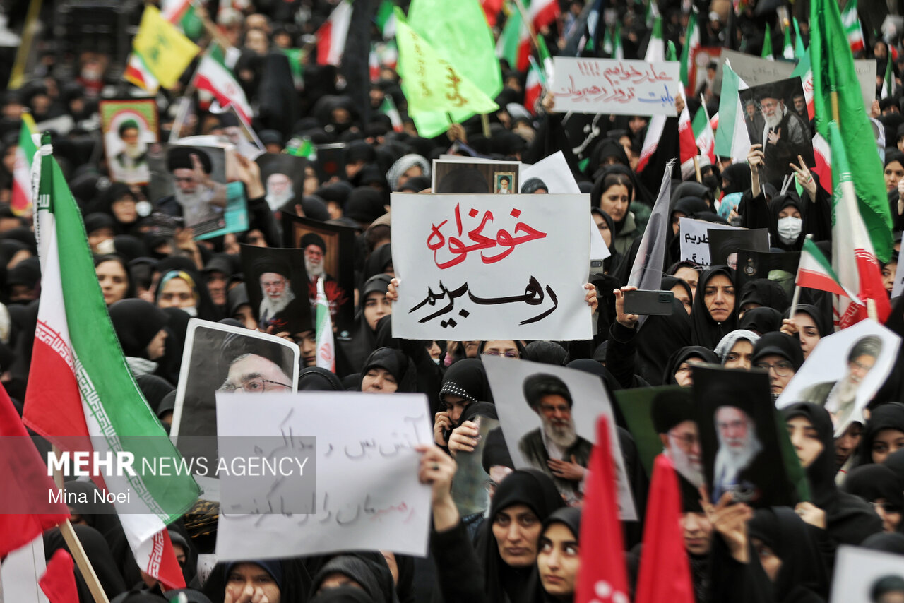فرماندهان ارشد نیروهای مسلح برای خونخواهی رهبر شهید انقلاب اعلام آمادگی کردند