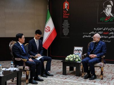 قالیباف: آمریکا را از دخالت در تنگه هرمز بازمی‌داریم