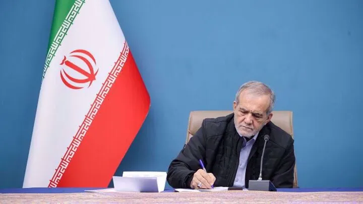 قدردانی مسعود پزشکیان از عراق به خاطر تشییع رهبر شهید