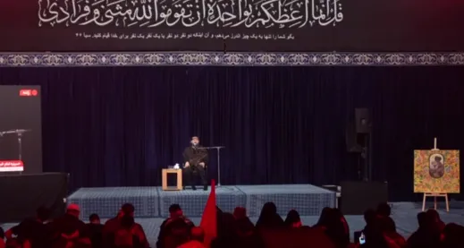 لحظاتی از روضه‌خوانی محسن محمدی‌پناه در یادبود رهبر شهید