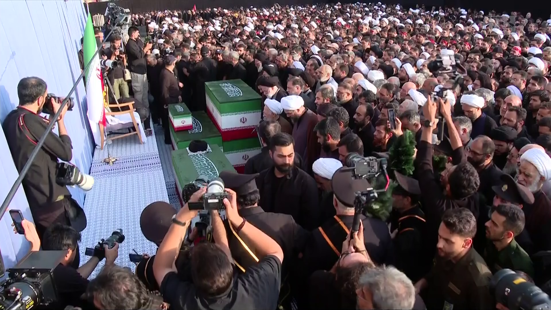 مراسم تشییع و اقامه نماز بر پیکر رهبر شهید انقلاب در مسجد جمکران