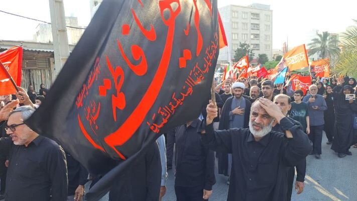 مراسم عزاداری مردم بوشهر در وداع با قائد شهید امت